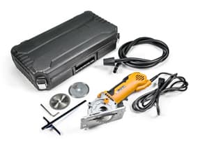 3 extra blades, carrying case and dust extraction kit